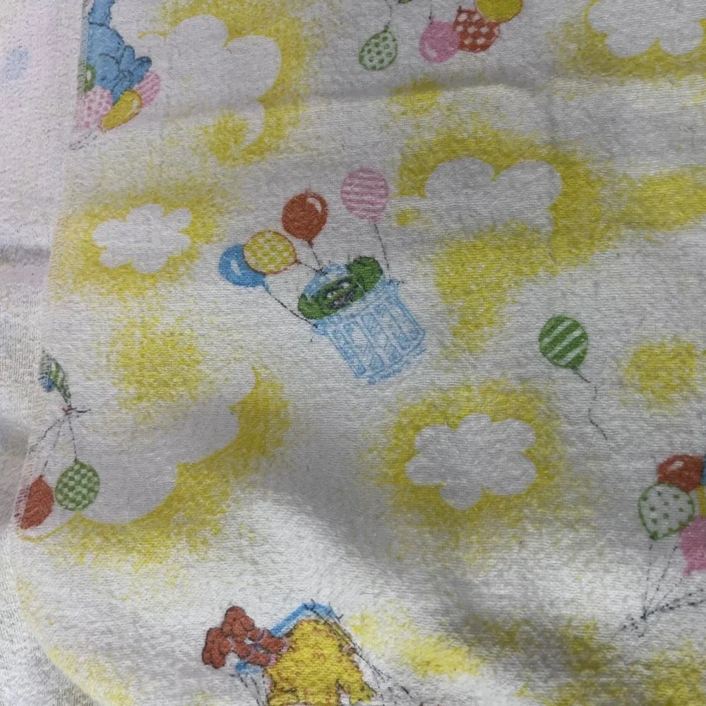 Vtg Sesame Street Receiving Blanket Big Bird Cookie Monster Balloons 34x27
